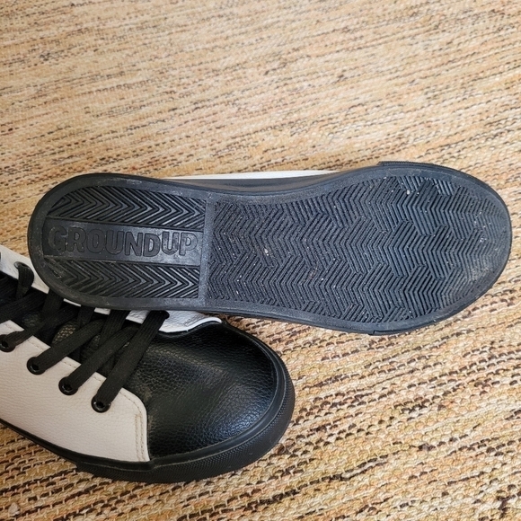 IT Film High-Top Kicks | Sz 10 - Picture 4 of 8